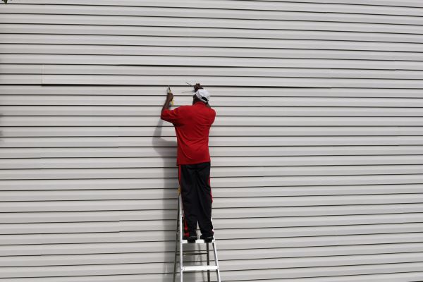 Loose Siding Repair in Los Gatos