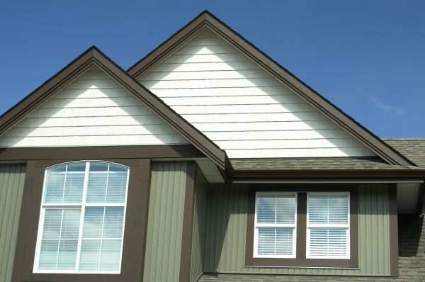 Vertical Vinyl Siding Repair in Los Gatos