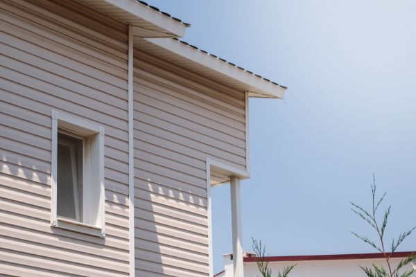 Cost of Vinyl Siding Hole Repair in Los Gatos